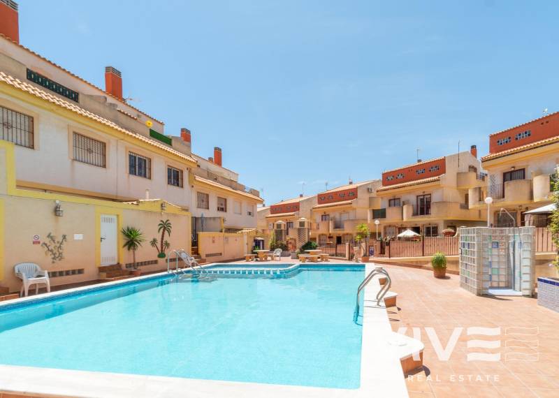 Adosado - Alquiler a largo plazo - Orihuela Costa - La Zenia