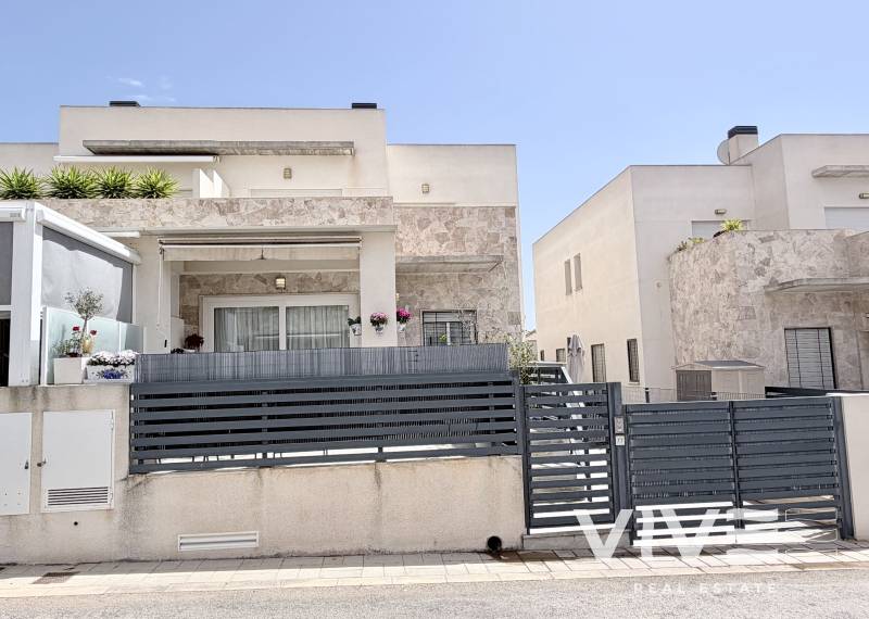 Adosado - Segunda mano - Torrevieja - Aguas Nuevas