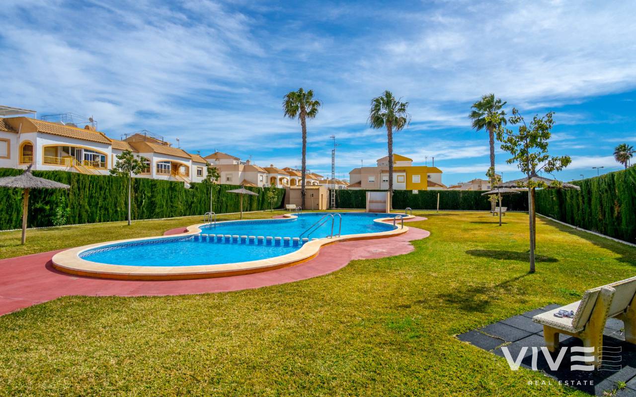 Adosado - Segunda mano - Torrevieja - LRE-63955