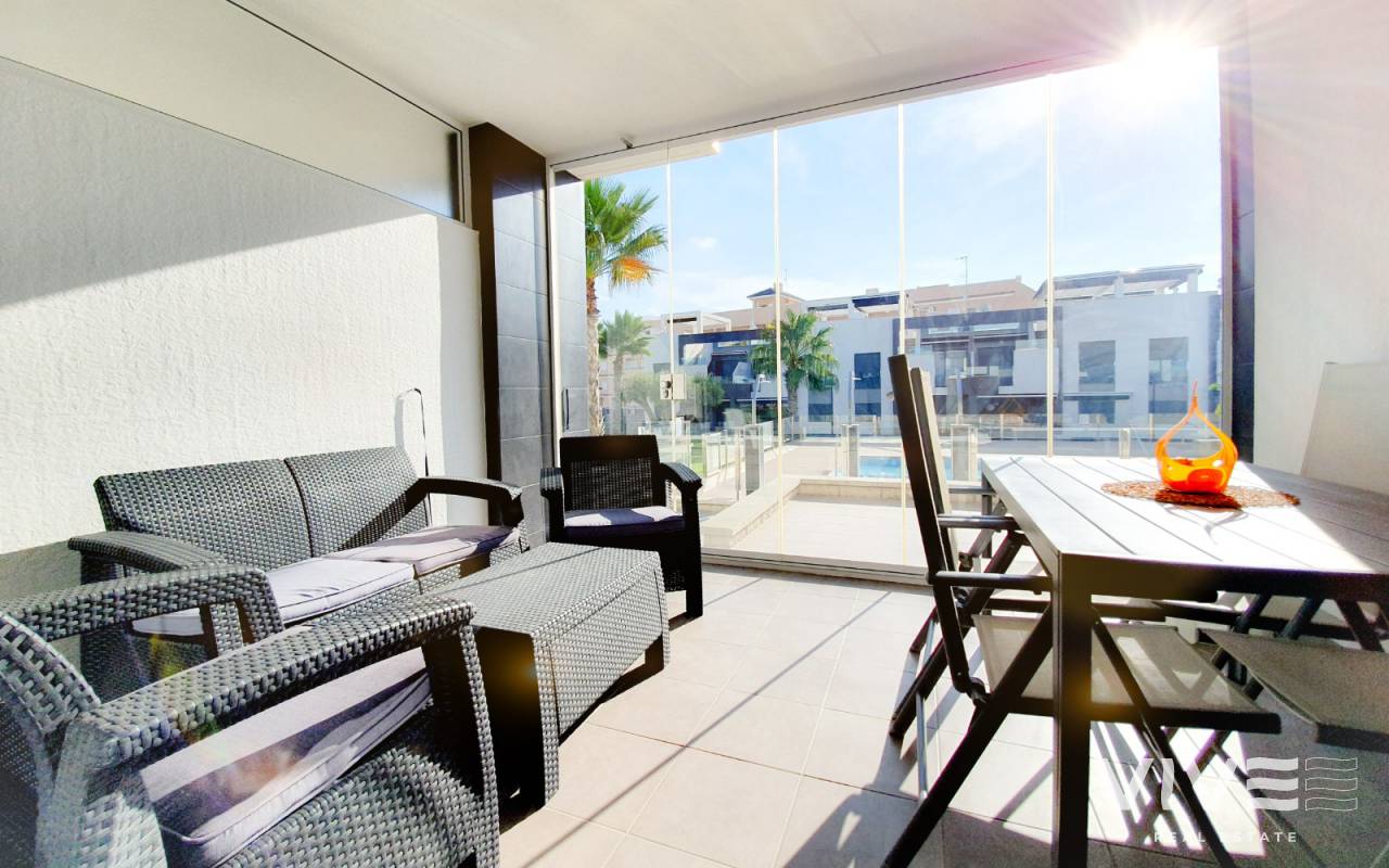 Apartamento - Alquiler a largo plazo - Torrevieja - LT0021 OB75