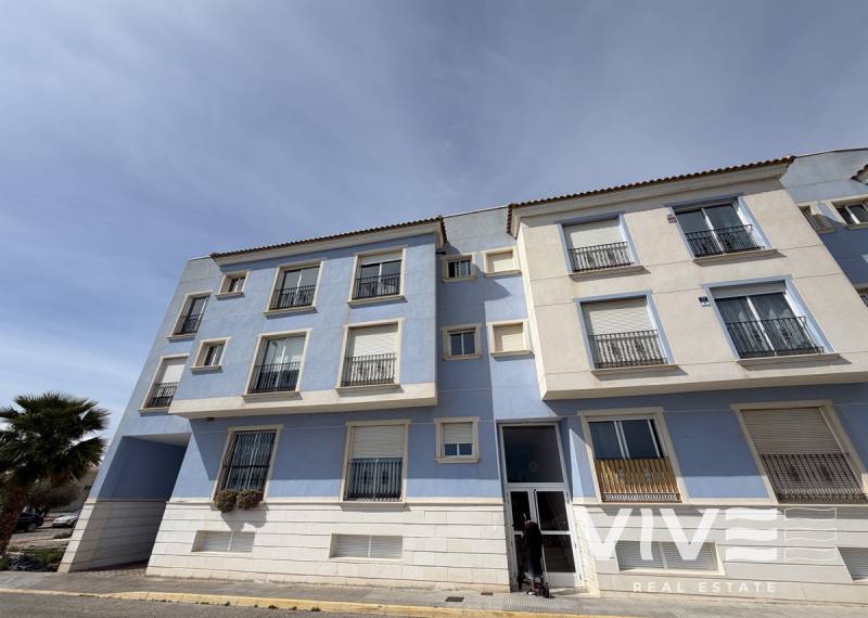 Apartamento - Segunda mano - Los Montesinos - Los Montesinos