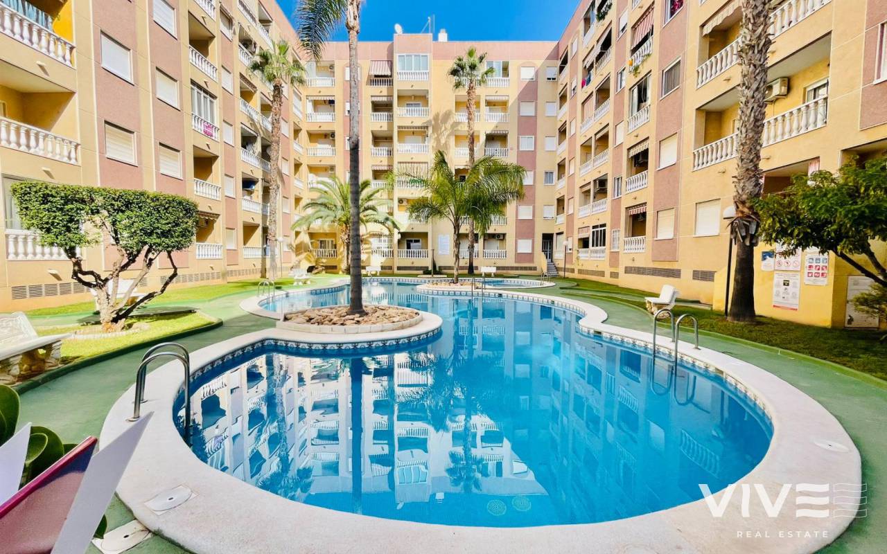 Apartamento - Segunda mano - Torrevieja - 18130
