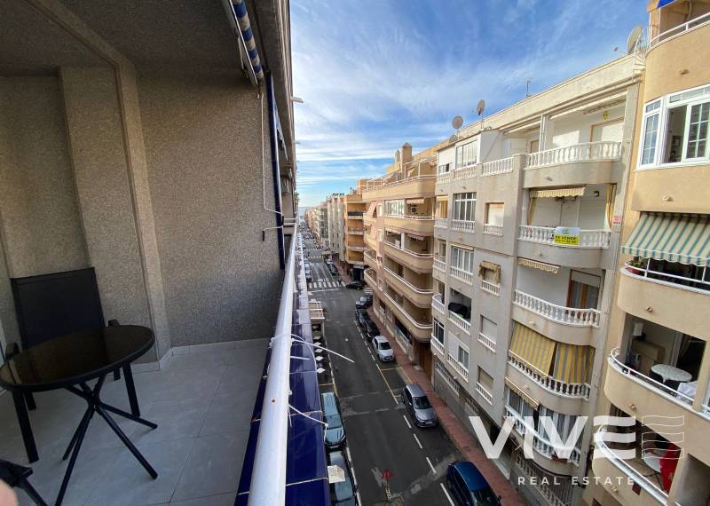 Apartamento - Segunda mano - Torrevieja - Piscinas naturales