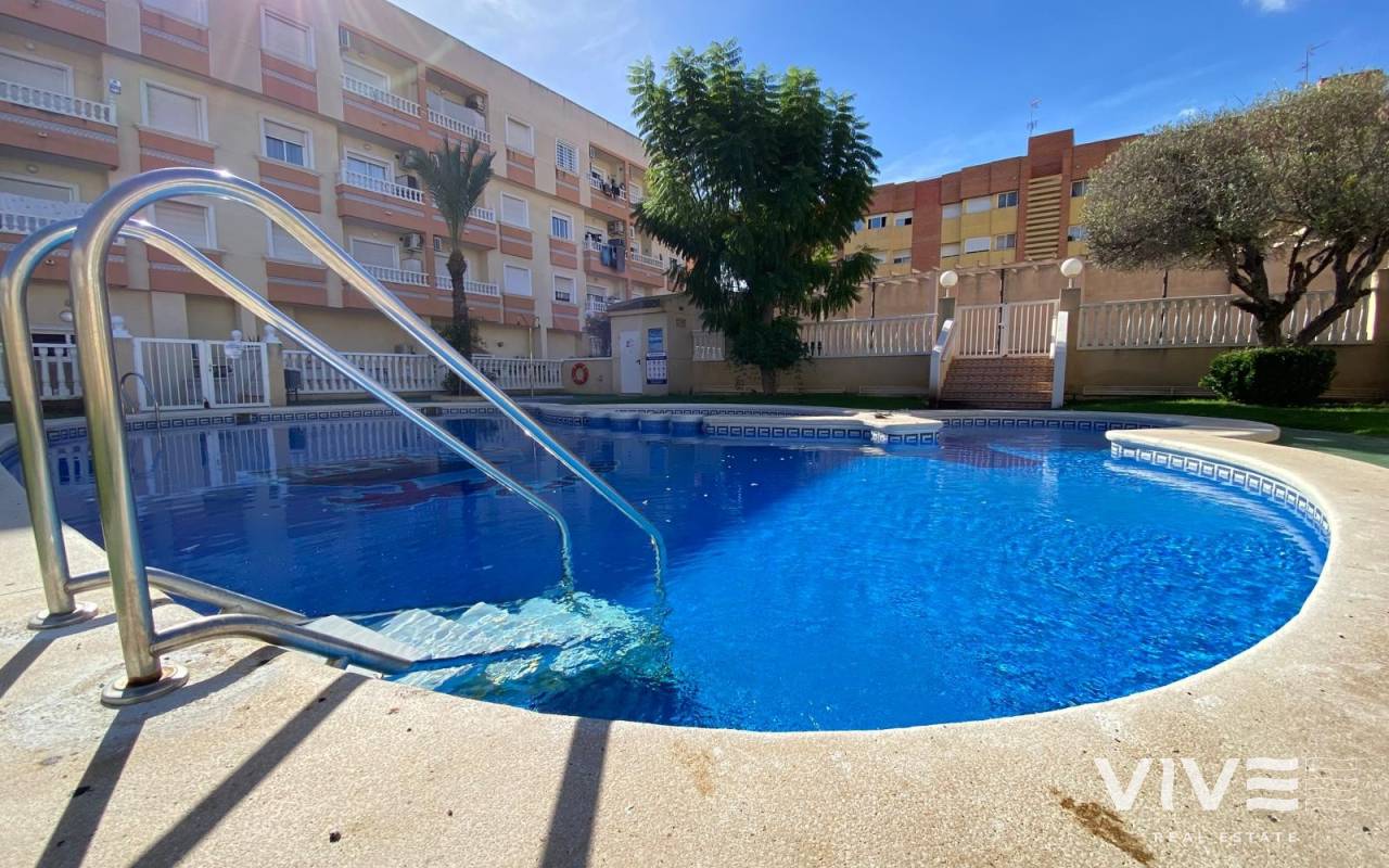Apartamento - Segunda mano - Torrevieja - RE0314