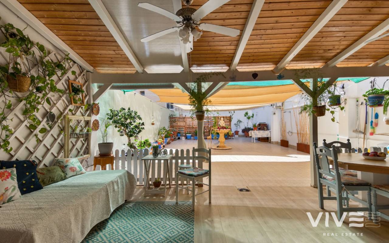 Apartment / flat - Resale - Torrevieja - LRE-66730