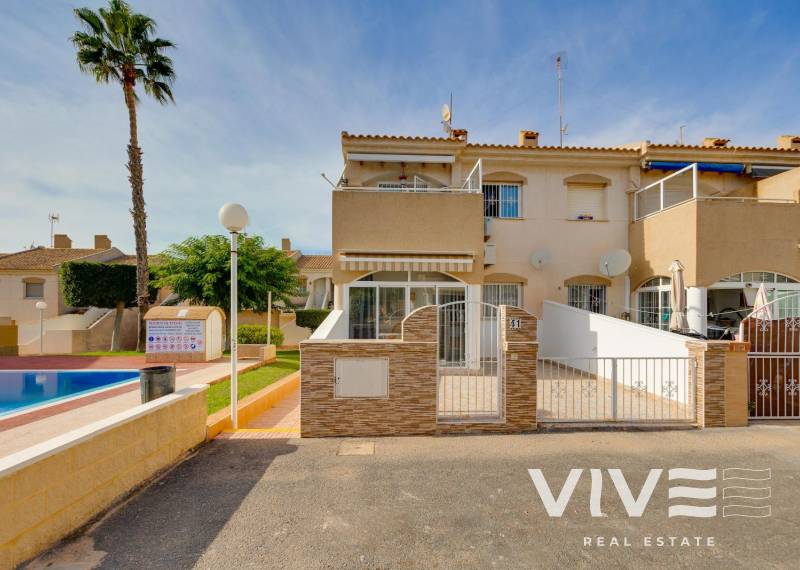 Bungalows Planta Baja - Försäljning  - Torrevieja - Aguas Nuevas