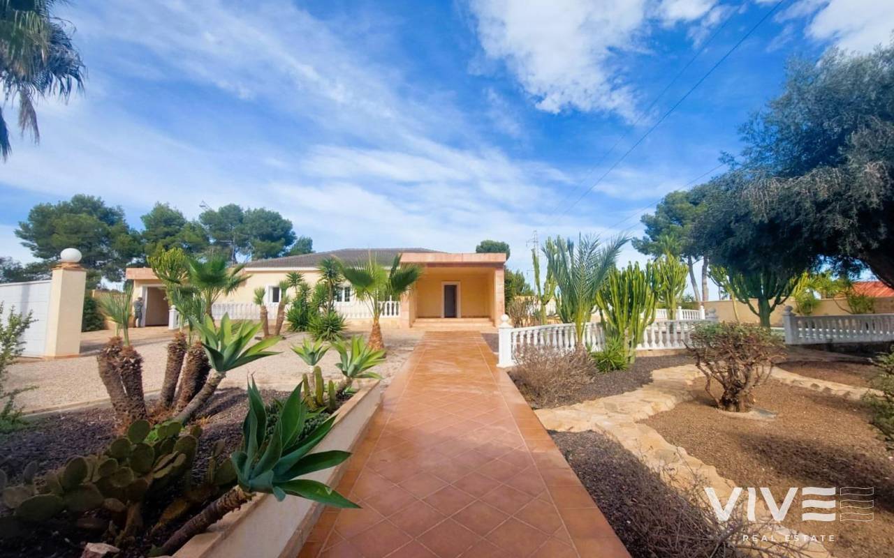Detached Villa - Försäljning  - Orihuela Costa - 24753