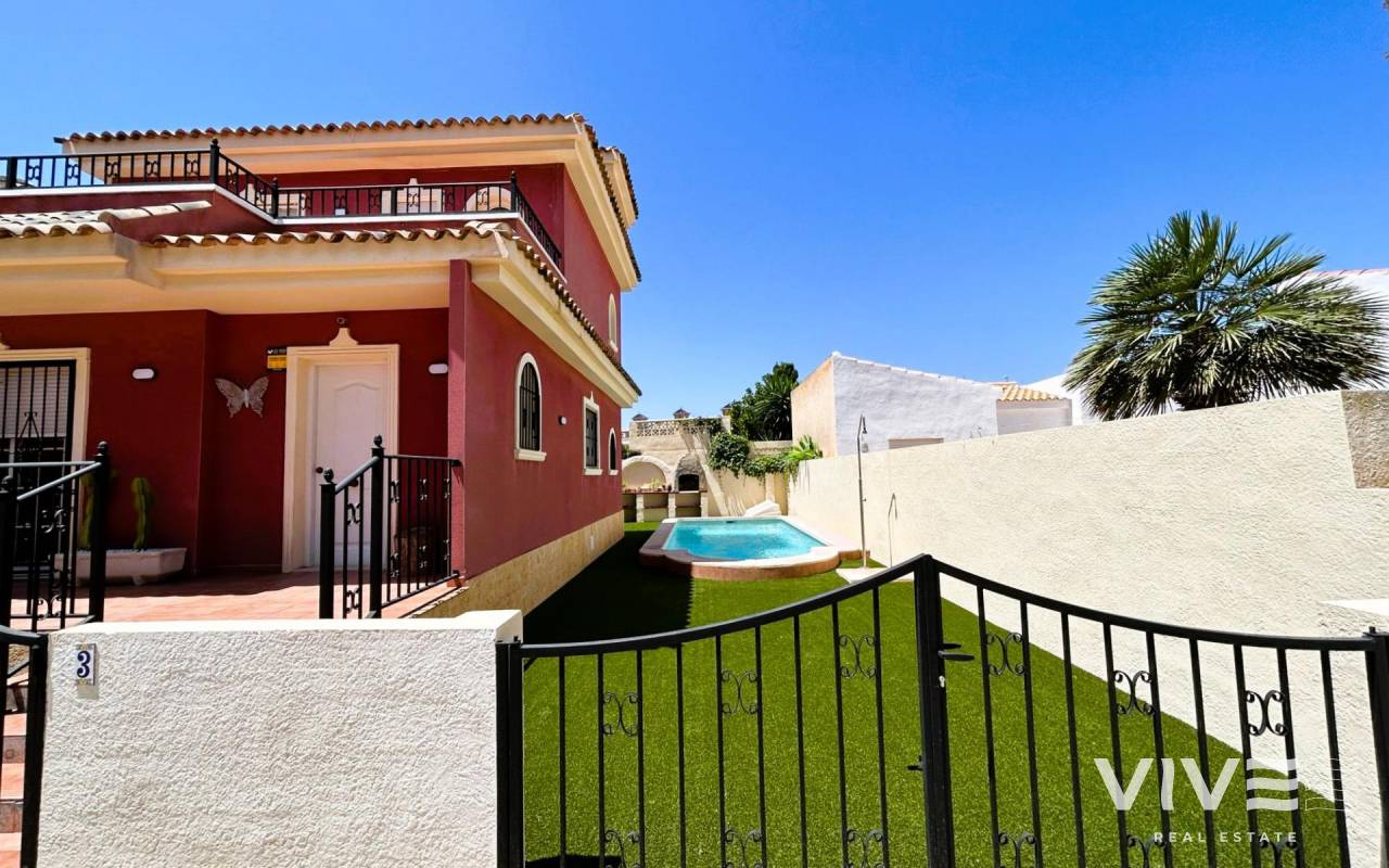 Detached Villa - Försäljning  - Orihuela Costa - 36595