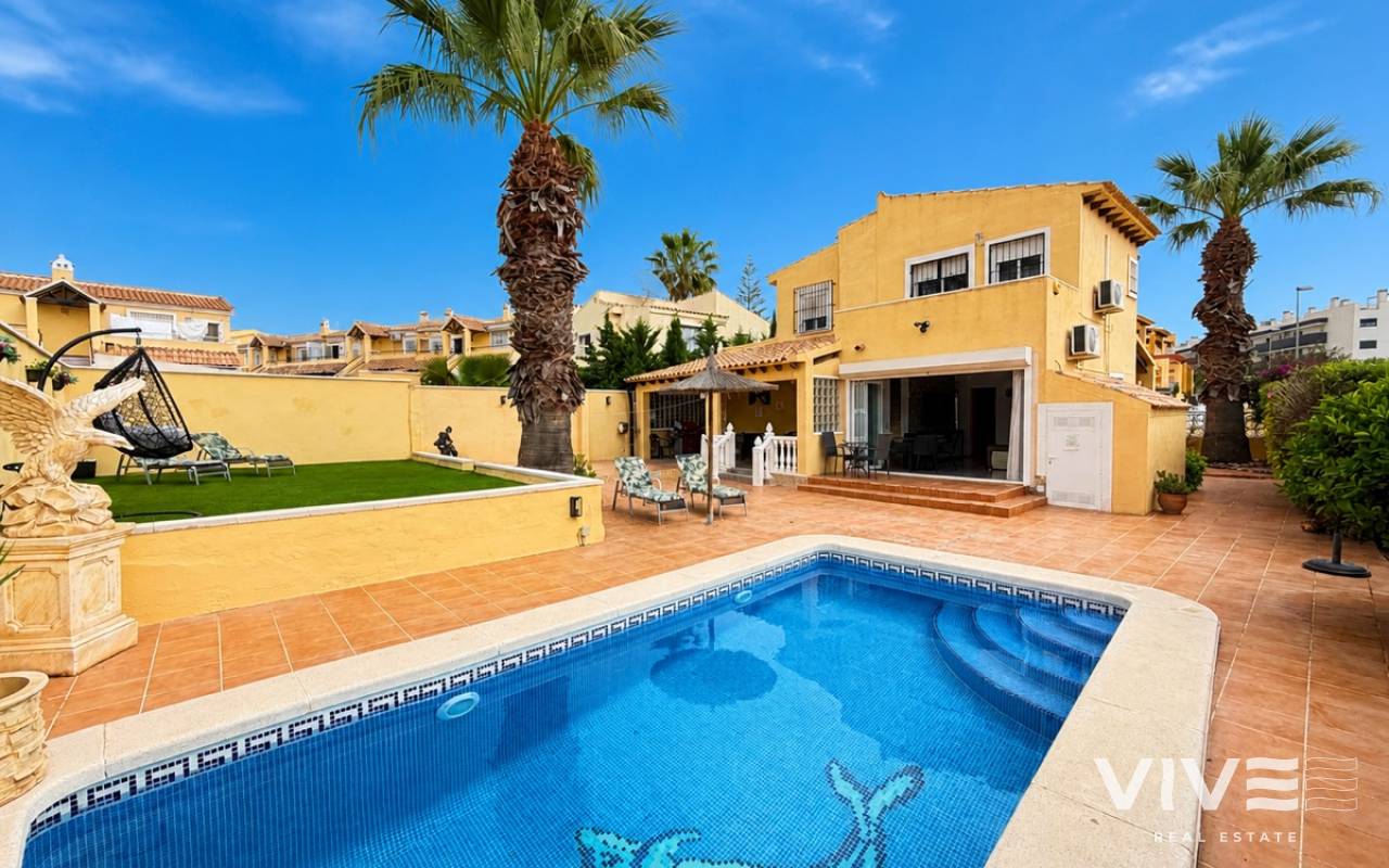 Detached Villa - Försäljning  - Orihuela Costa - DOLP-51357
