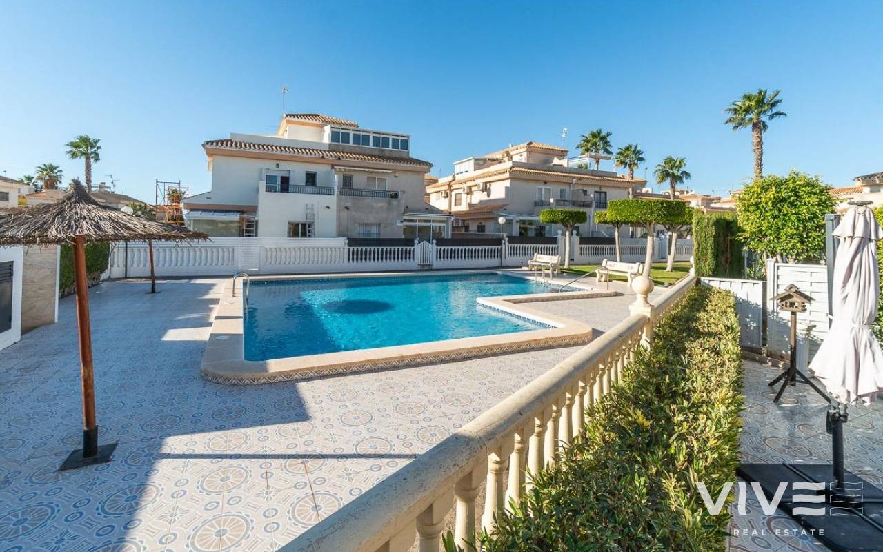 Detached Villa - Försäljning  - Orihuela Costa - PF-77972