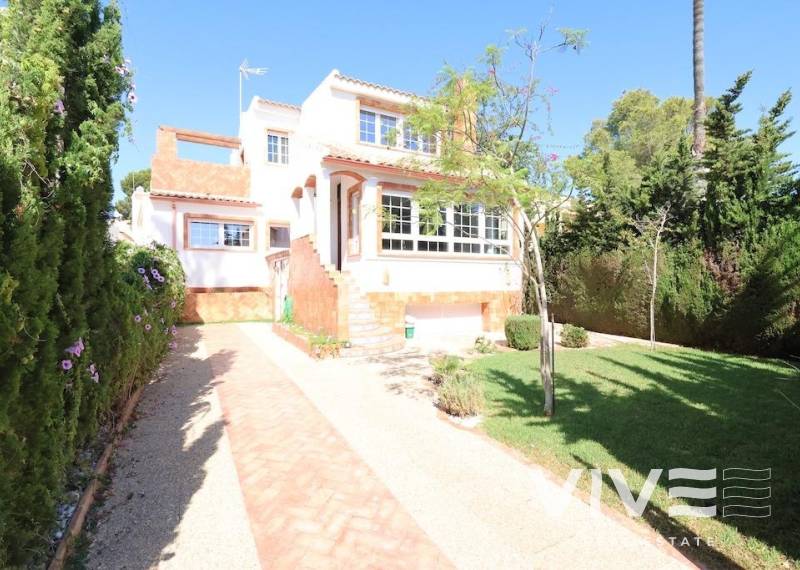 Detached Villa - Försäljning  - Orihuela Costa - Villamartin