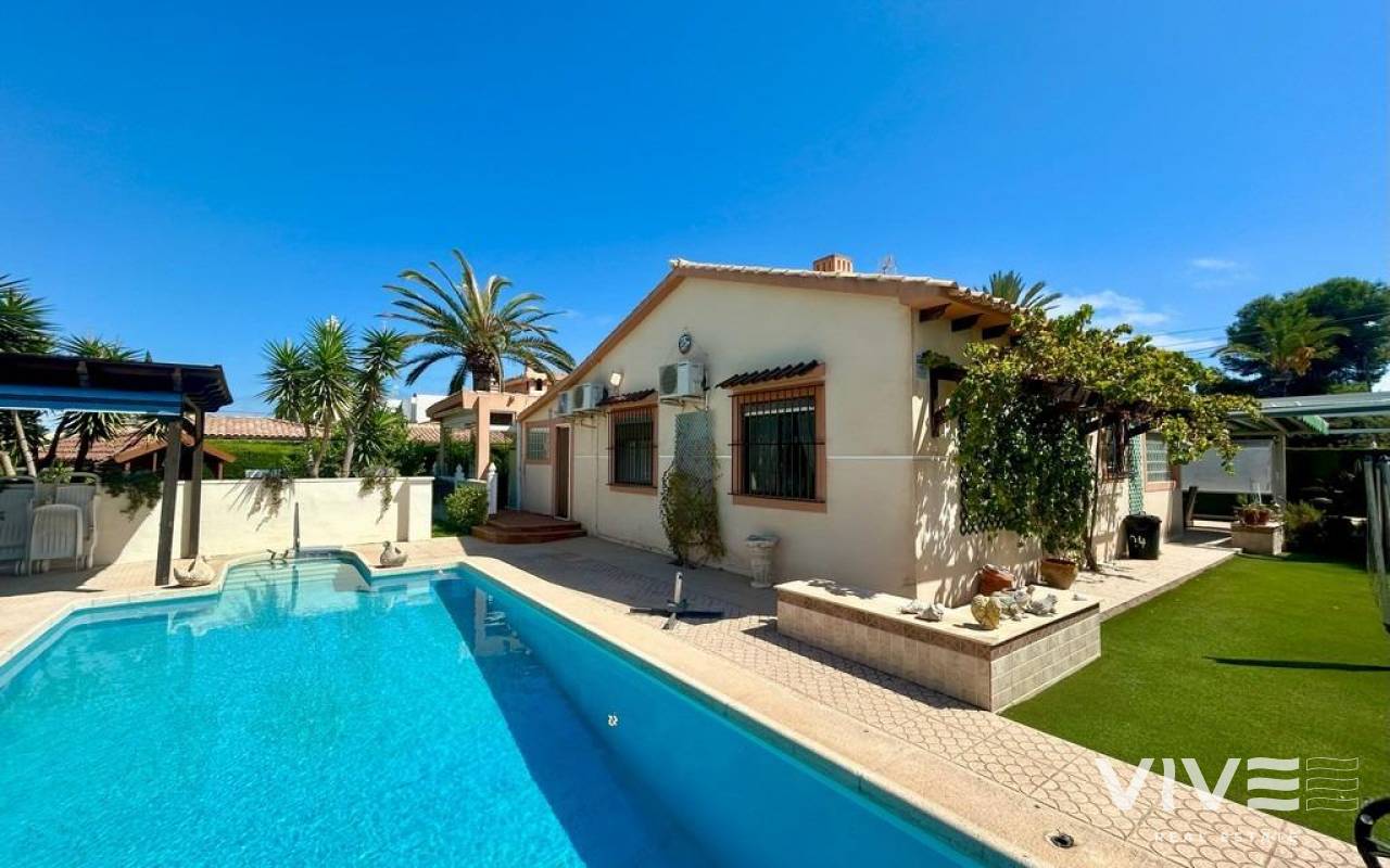 Detached Villa - Resale - Orihuela Costa - 13681