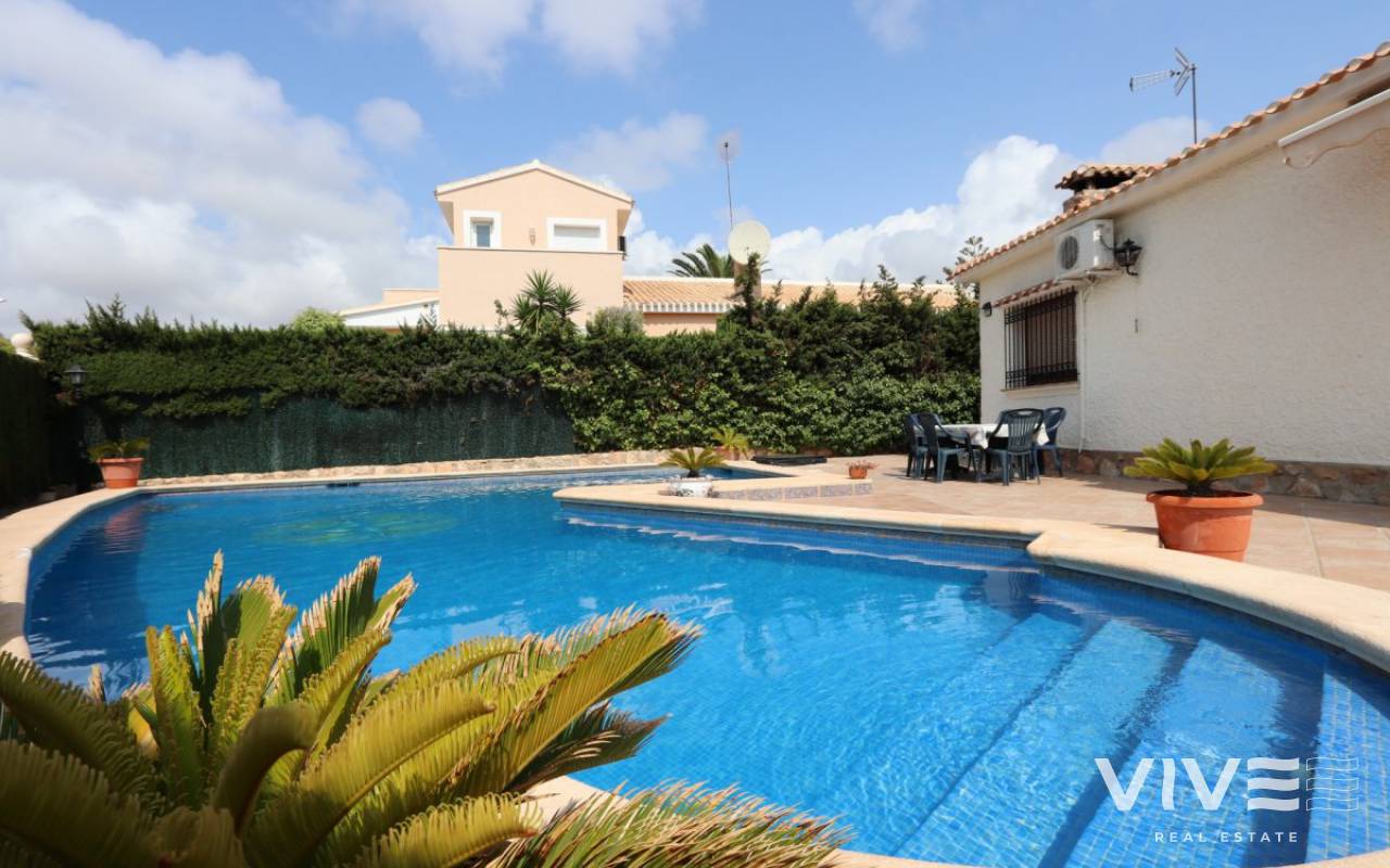 Detached Villa - Resale - Orihuela Costa - 37234