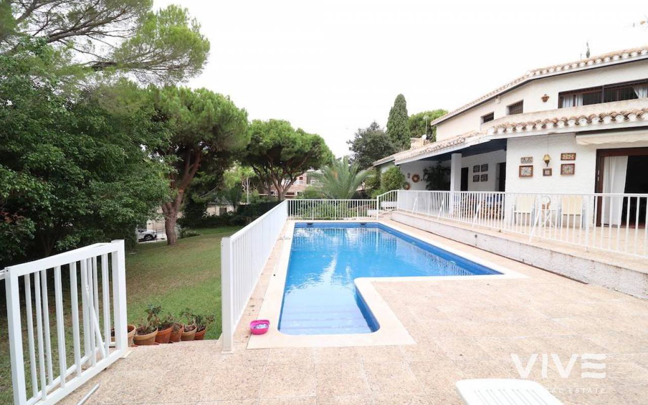 Detached Villa - Resale - Orihuela Costa - 41586