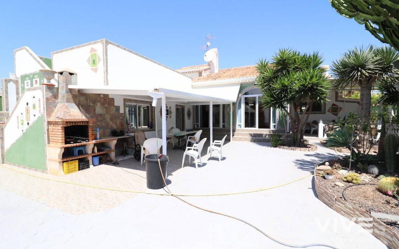 Detached Villa - Resale - Orihuela Costa - 76337