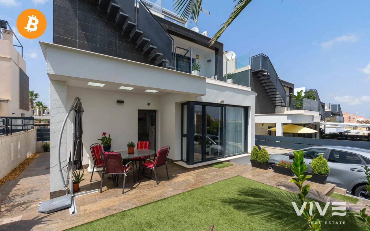 Detached Villa - Resale - Orihuela Costa - PF-83146