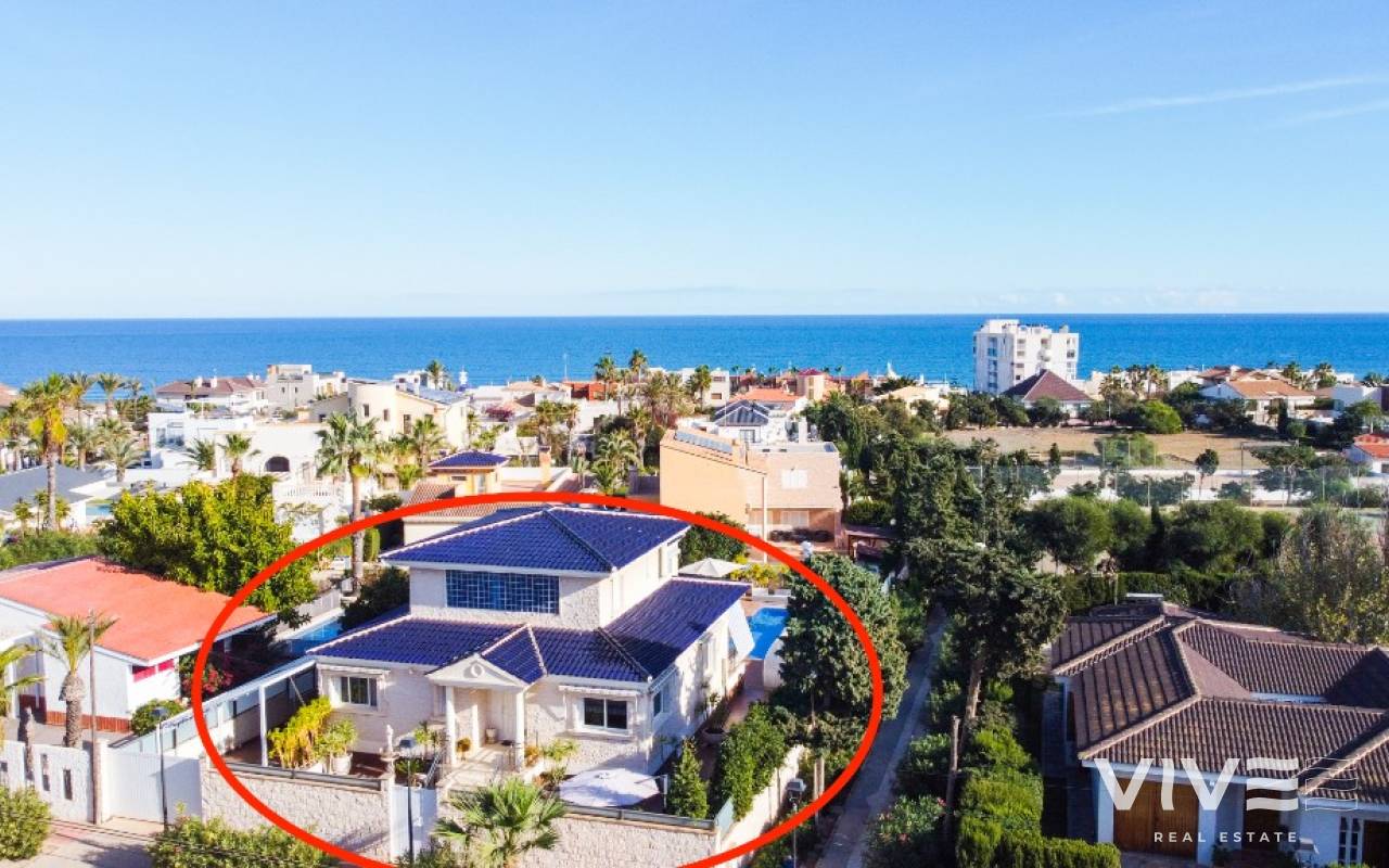 Detached Villa - Resale - Torrevieja - 44924
