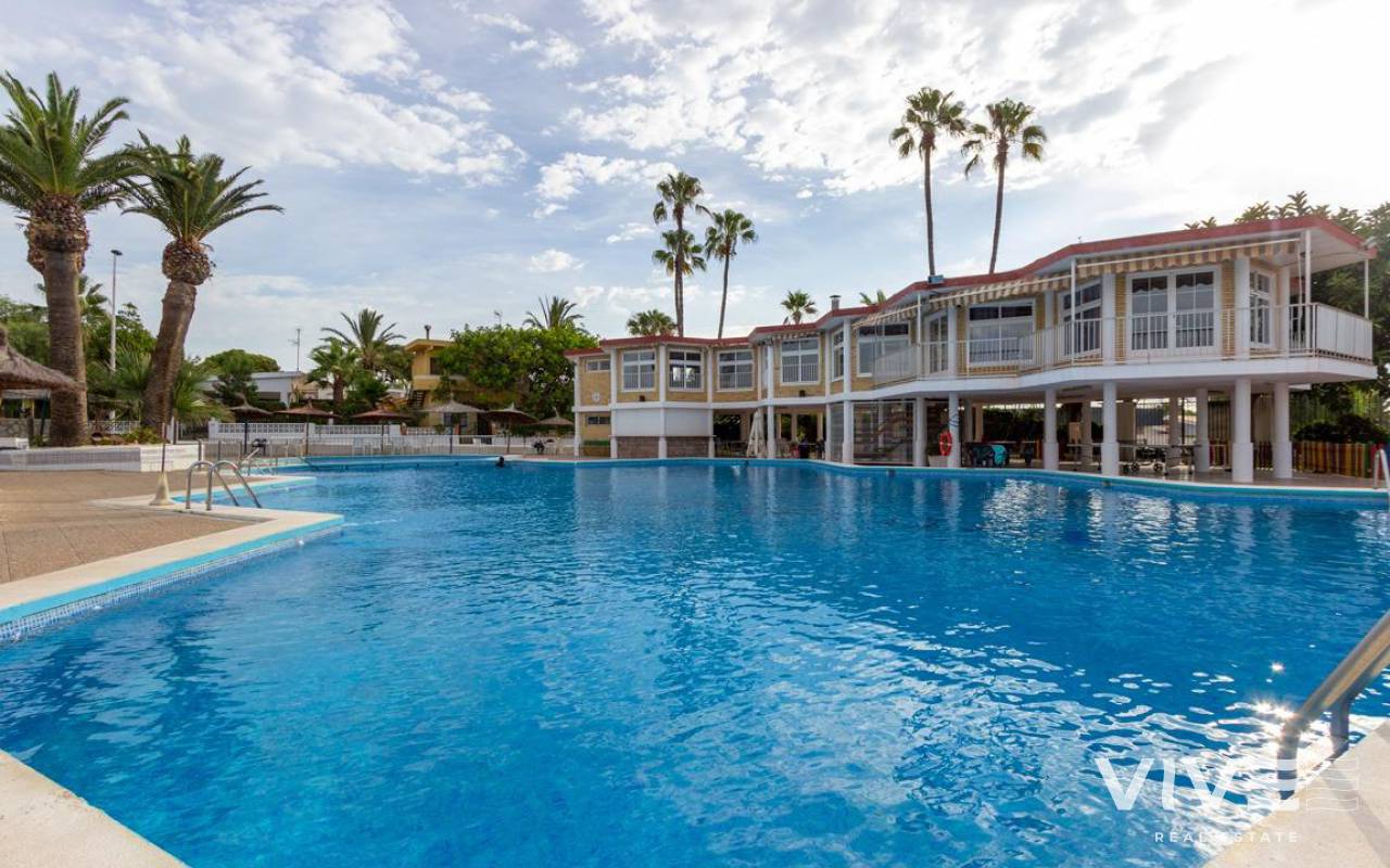 Detached Villa - Resale - Torrevieja - PF-54684