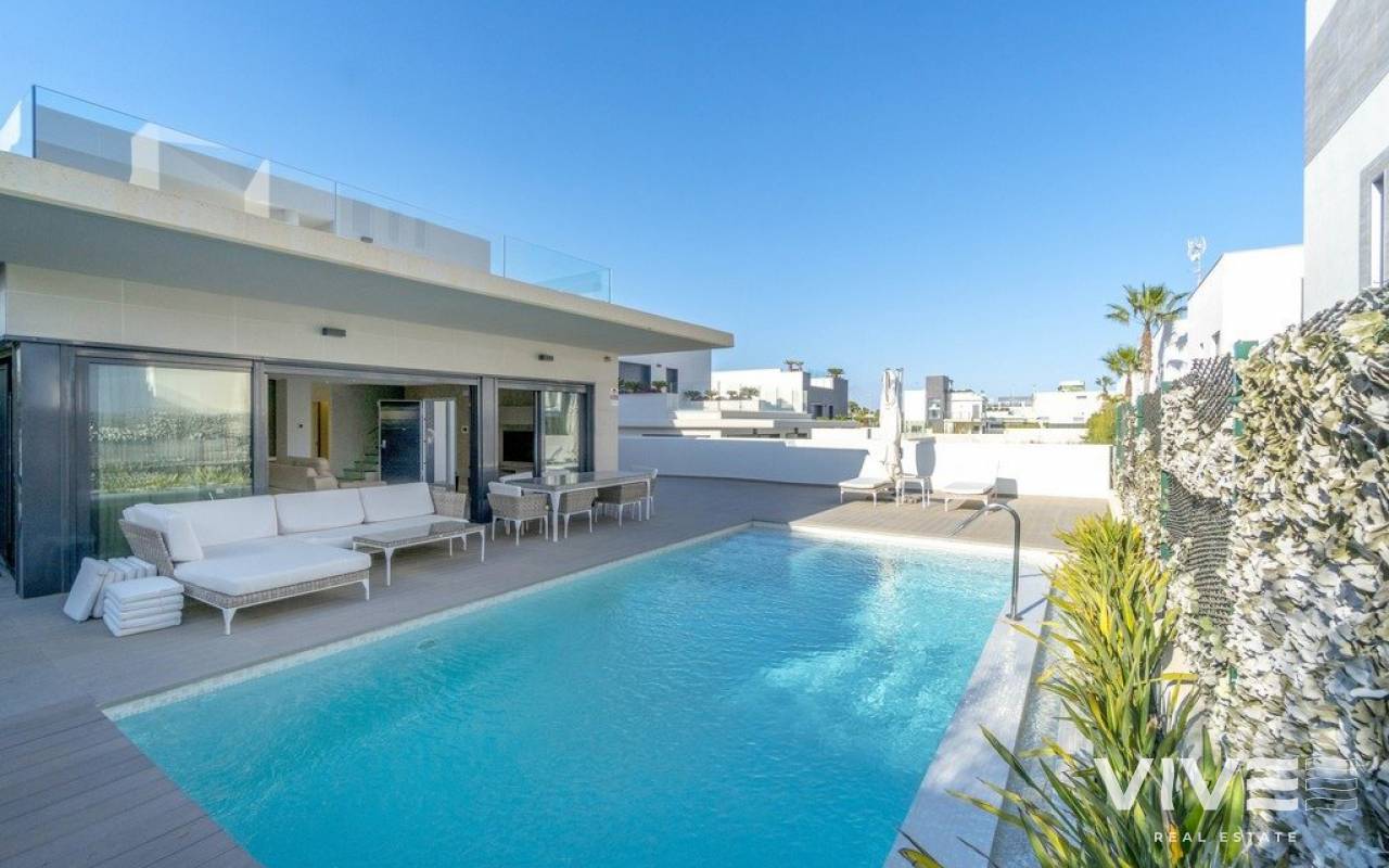 Detached Villa - Segunda mano - Orihuela Costa - 29503