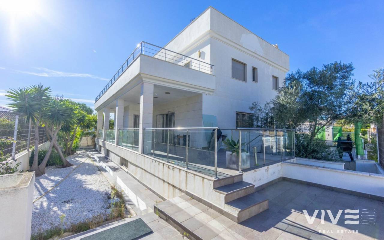 Detached Villa - Segunda mano - Orihuela Costa - 49633