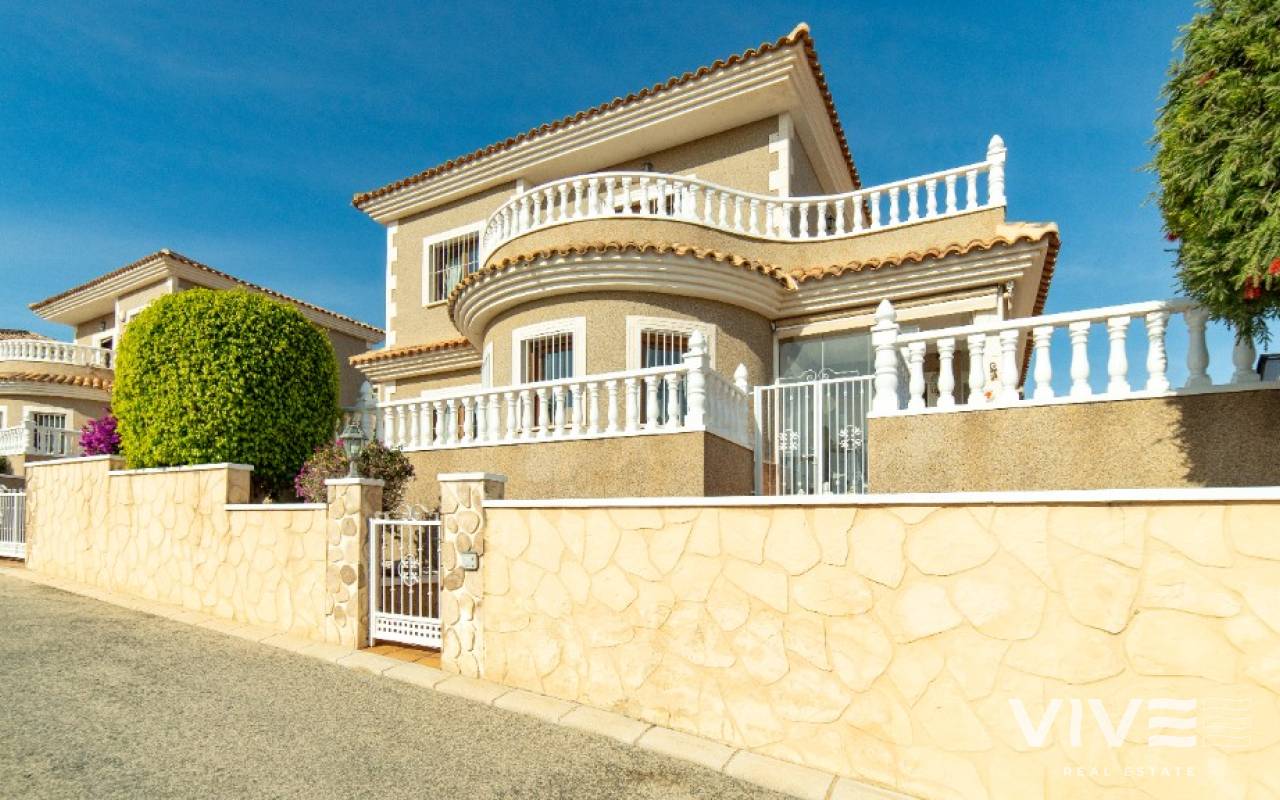 Detached Villa - Segunda mano - Orihuela Costa - 65305