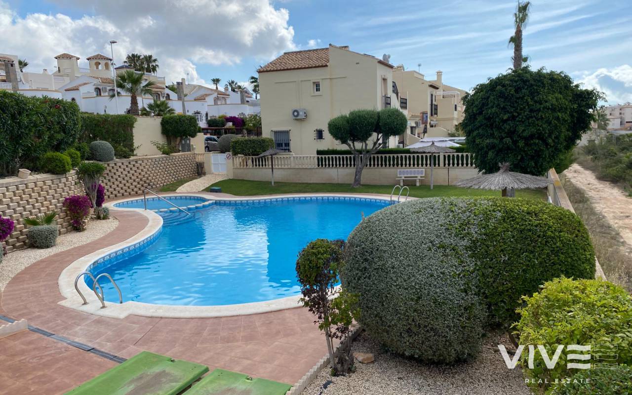 Detached Villa - Segunda mano - Orihuela Costa - PF-73937