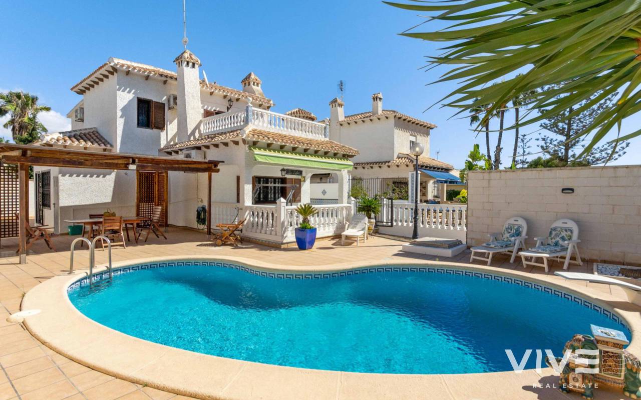 Detached Villa - Segunda mano - Orihuela Costa - PF-96586