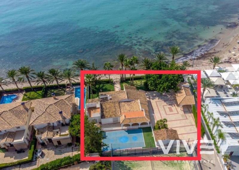 Detached Villa - Segunda mano - Orihuela Costa - Punta Prima