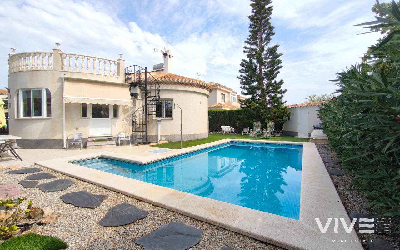 Detached Villa - Segunda mano - Orihuela Costa - RE0275