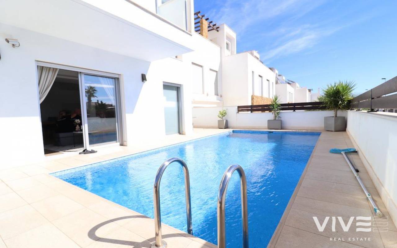 Detached Villa - Segunda mano - Torrevieja - 51660