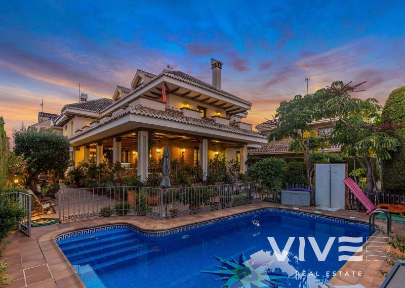 Detached Villa - Segunda mano - Torrevieja - La veleta