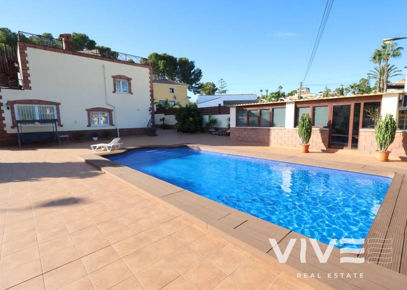 Detached Villa - Segunda mano - Torrevieja - Los Balcones - Los Altos del Edén