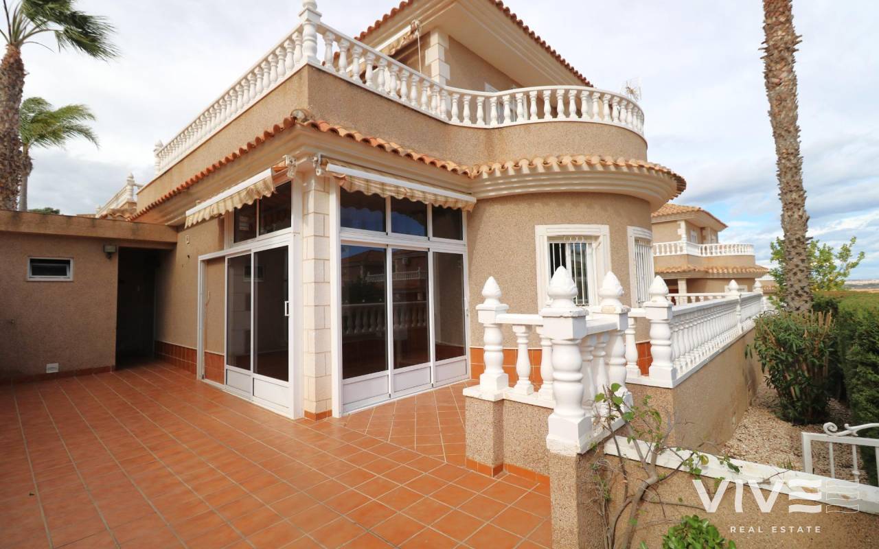 Detached Villa - Segunda mano - Torrevieja - PRI-32204
