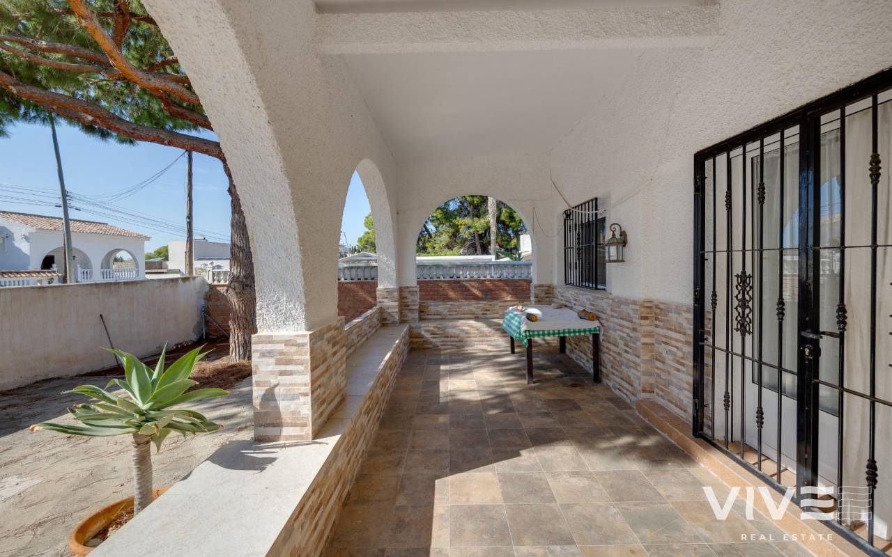 Detached Villa - Segunda mano - Torrevieja - PRI-82635