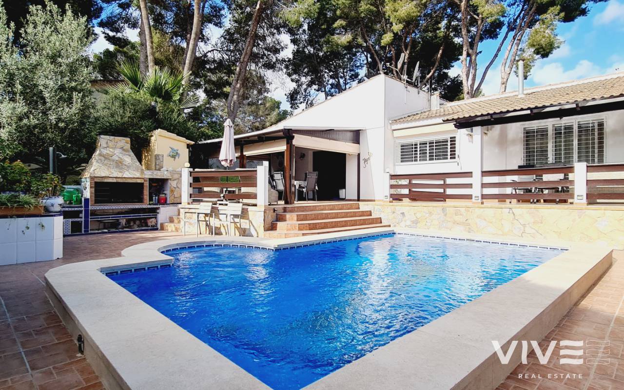 Detached Villa - Segunda mano - Torrevieja - RE0227