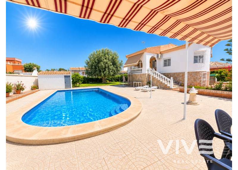 Detached Villa - Segunda mano - Torrevieja - Torrevieja