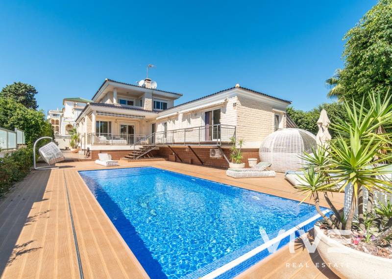 Detached Villa - Segunda mano - Torrevieja - Torrevieja
