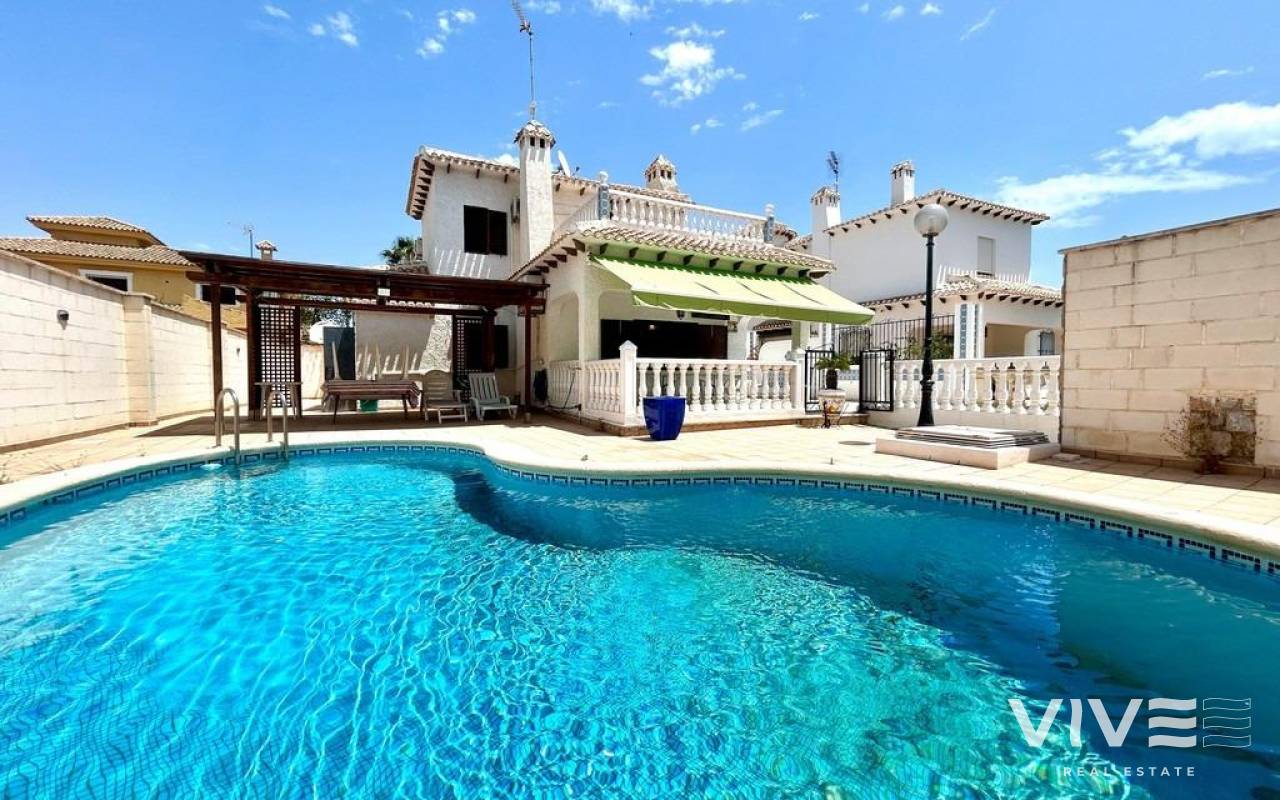 Detached Villa - Verkauf - Orihuela Costa - 44440