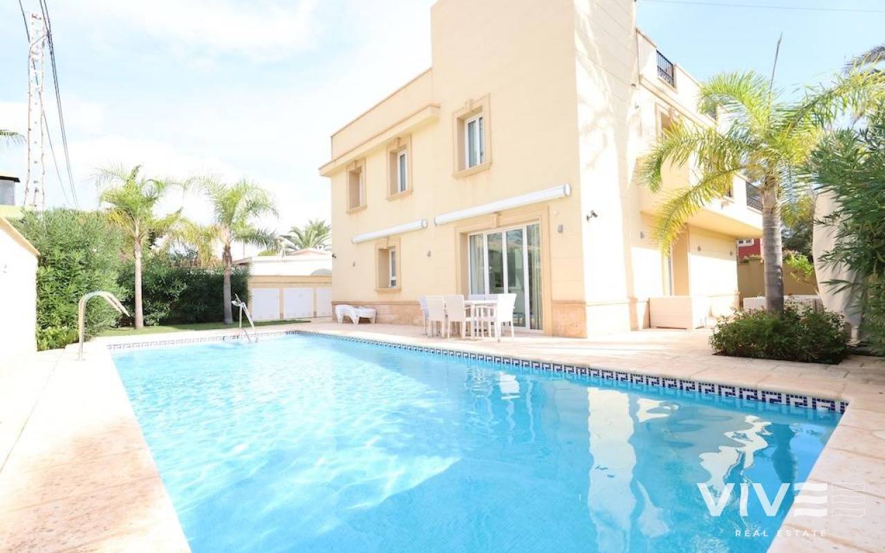 Detached Villa - Verkauf - Orihuela Costa - 70536