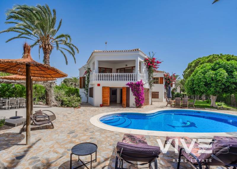 Detached Villa - Verkauf - Orihuela Costa - Cabo Roig