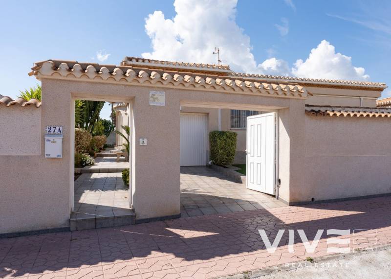 Detached Villa - Verkauf - Orihuela Costa - Playa Flamenca