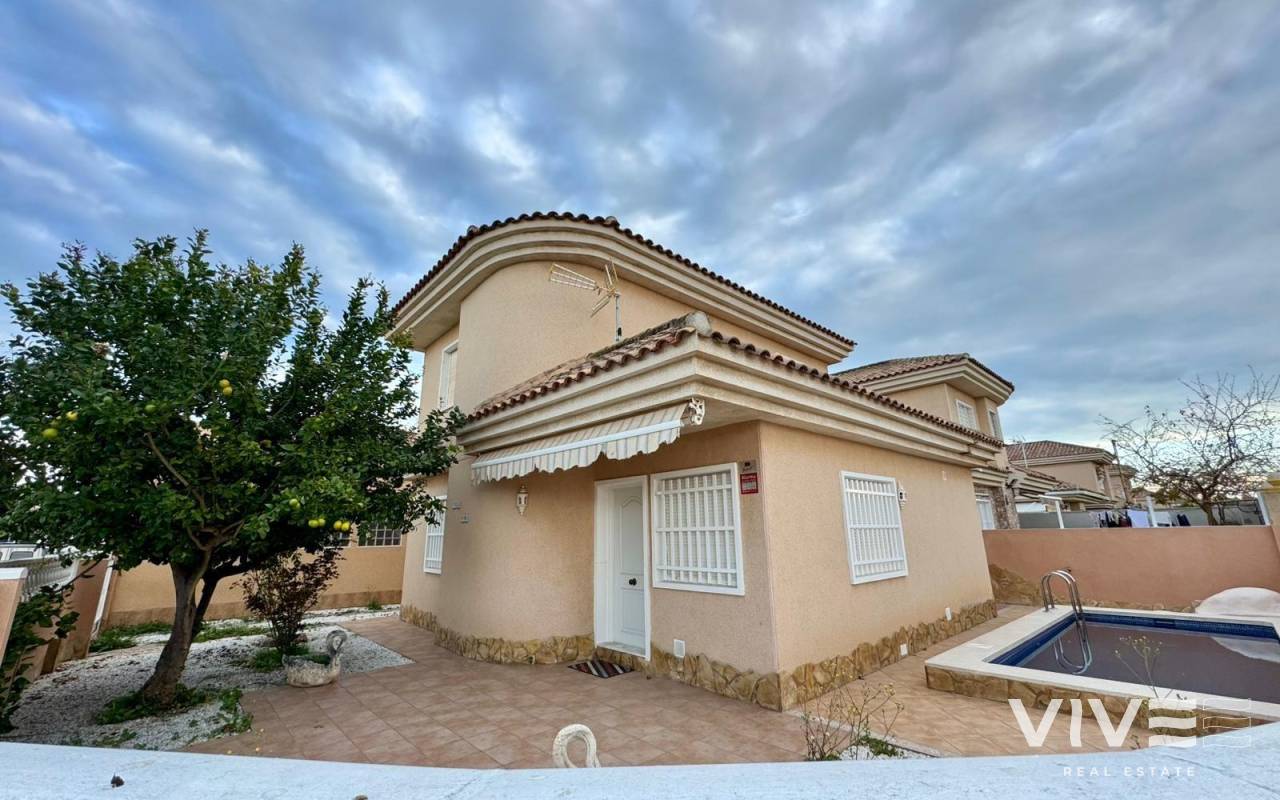 Detached Villa - Verkauf - Torrevieja - 11340