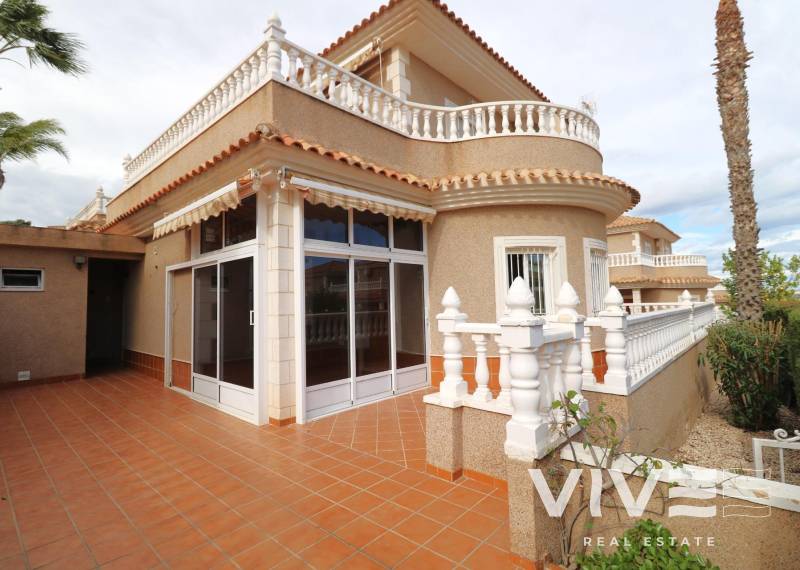 Detached Villa - Verkauf - Torrevieja - Los Balcones - Los Altos del Edén