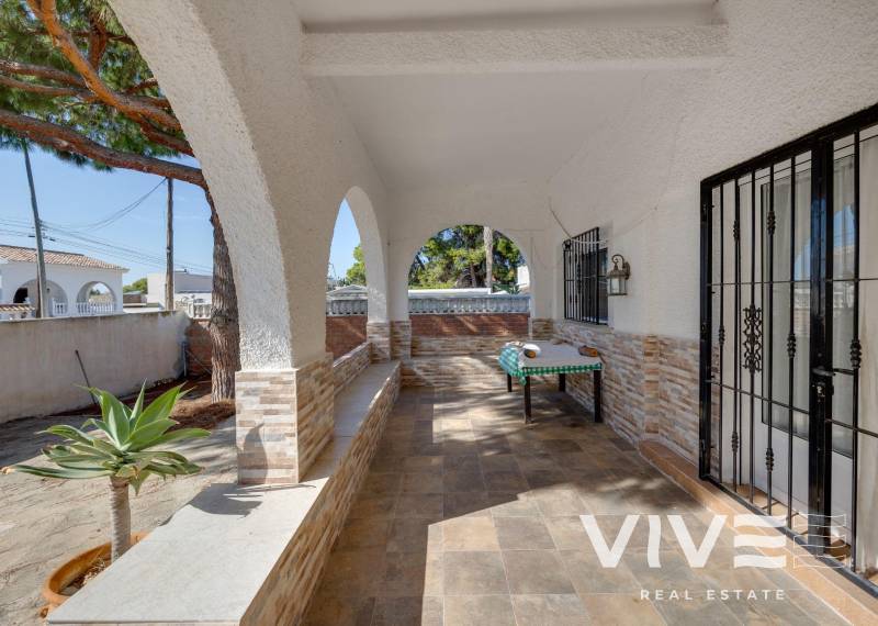 Detached Villa - Verkauf - Torrevieja - Los balcones