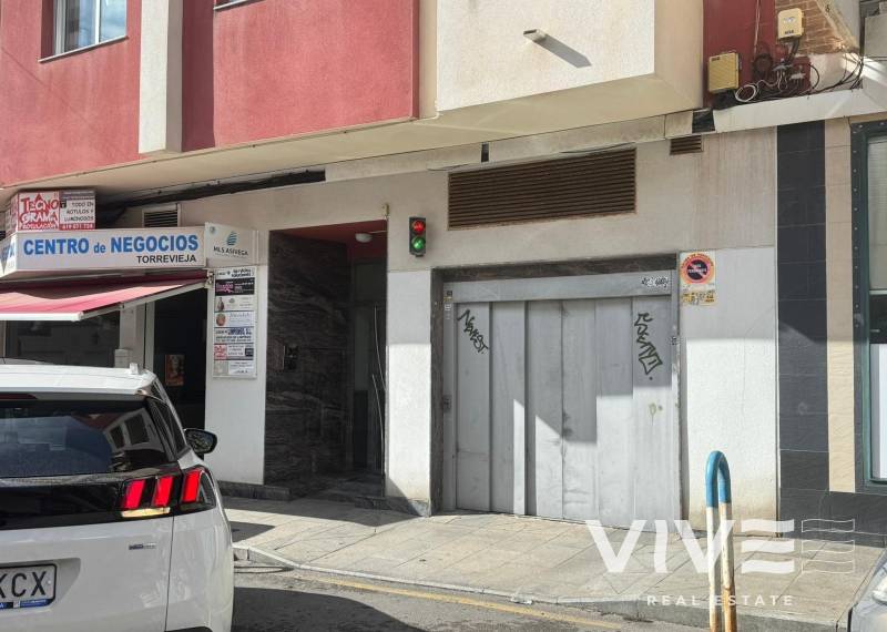 Garage - Segunda mano - Torrevieja - Torrevieja