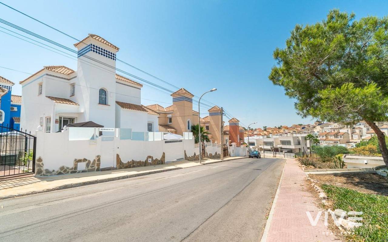 house - Resale - San Miguel de Salinas - PF-50929