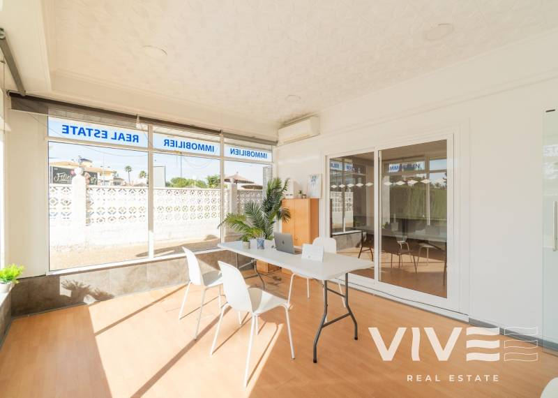 Local comercial - Alquiler a largo plazo - Orihuela Costa - La Zenia