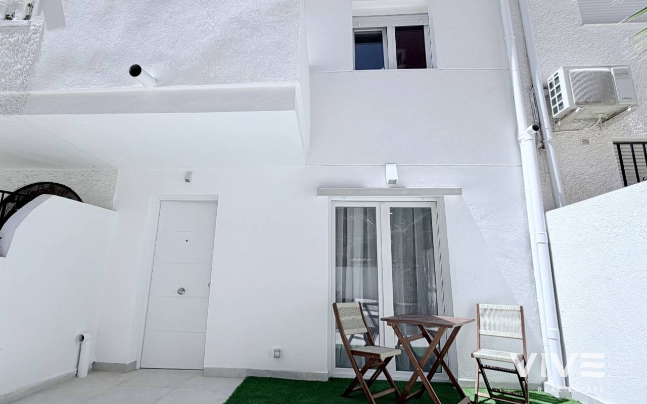 Radhus - Försäljning  - Torrevieja - RE0329