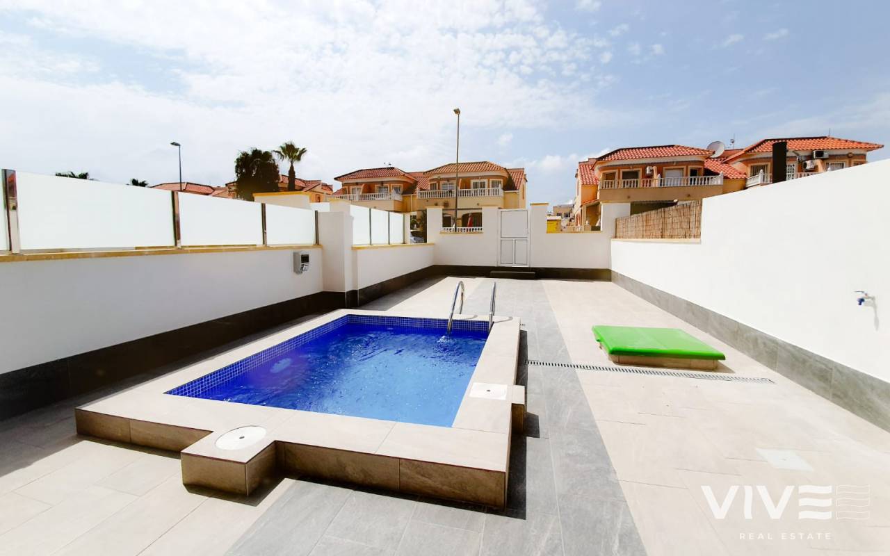 Resale - Terraced house - Orihuela Costa - La Zenia