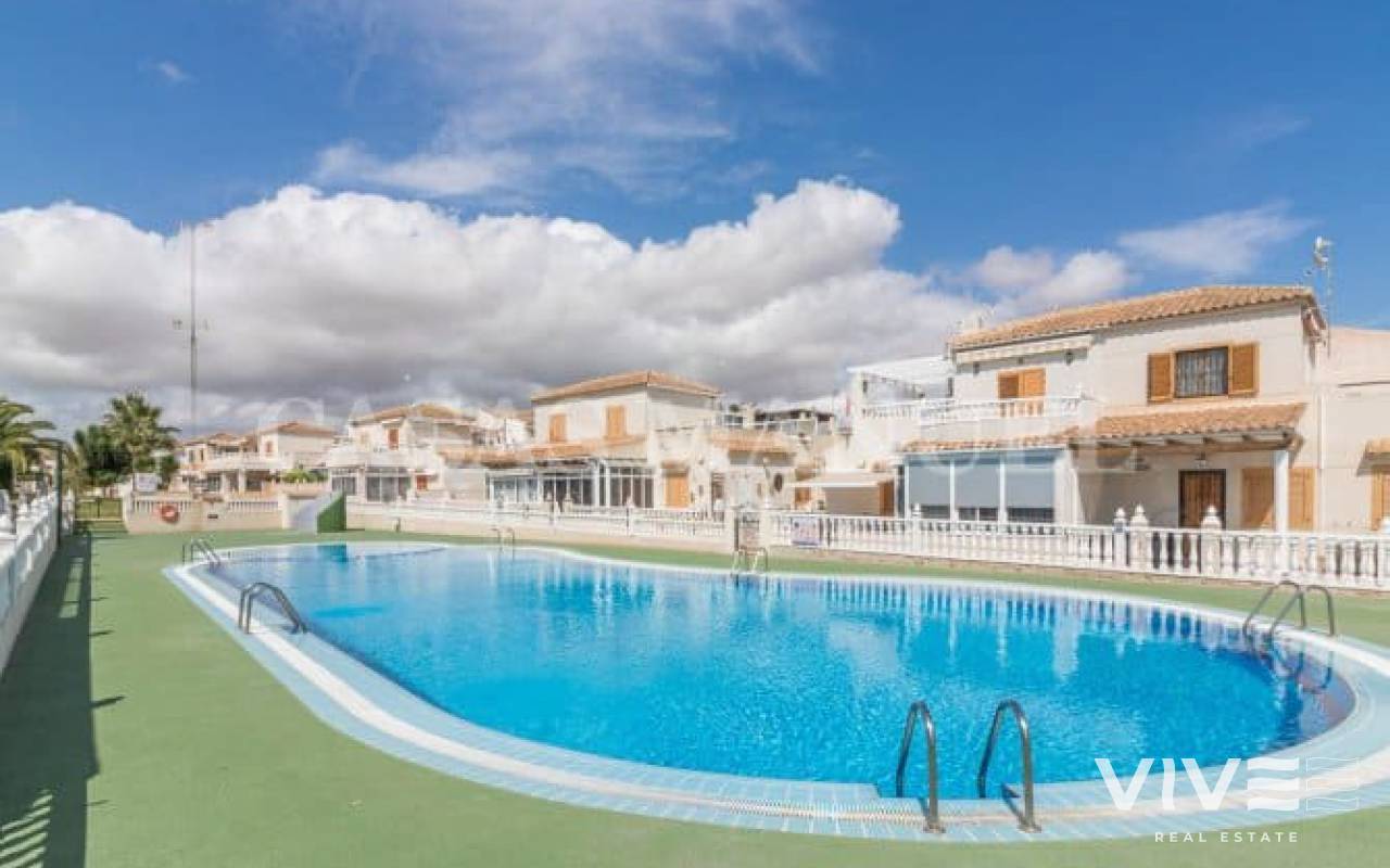 Semi - Försäljning  - Orihuela Costa - RE0244